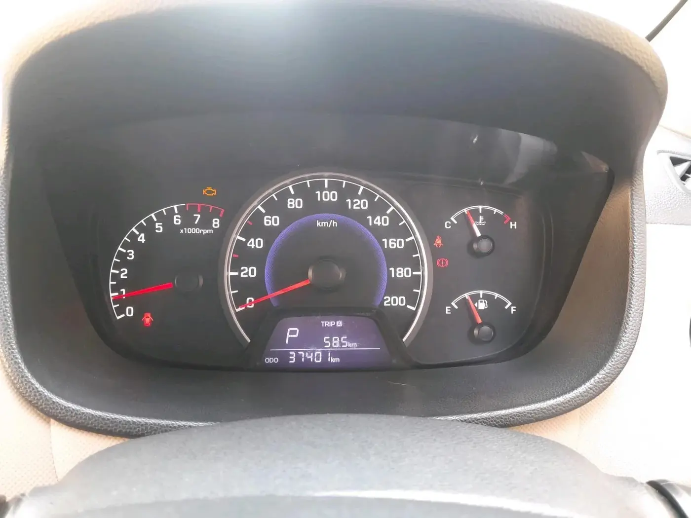 2017 Hyundai Grand i10 SPORTZ (O) AT 1.2 KAPPA VTVT, CNG, Automatic, 37,401 km, interior