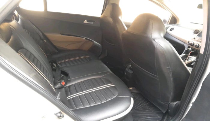 2017 Hyundai Grand i10 SPORTZ (O) AT 1.2 KAPPA VTVT, CNG, Automatic, 37,401 km, interior
