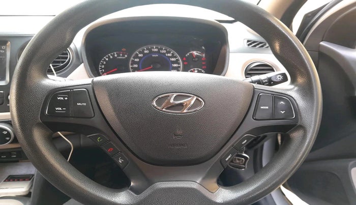2017 Hyundai Grand i10 SPORTZ (O) AT 1.2 KAPPA VTVT, CNG, Automatic, 37,401 km, interior