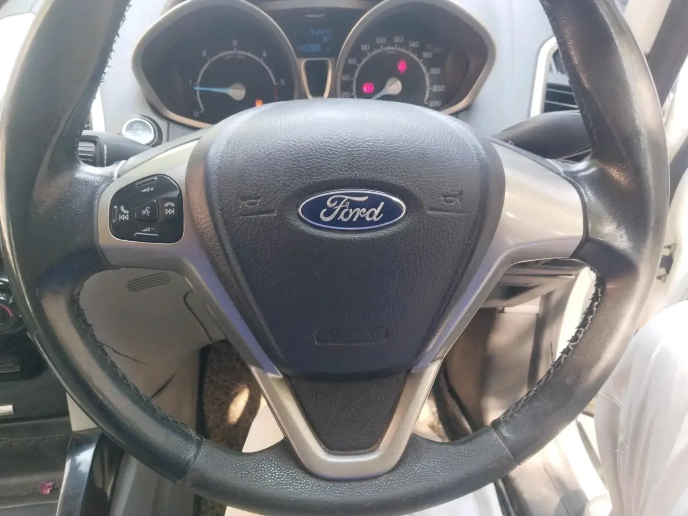 2015 Ford Ecosport TITANIUM 1.5L DIESEL, Diesel, Manual, 1,42,288 km, interior