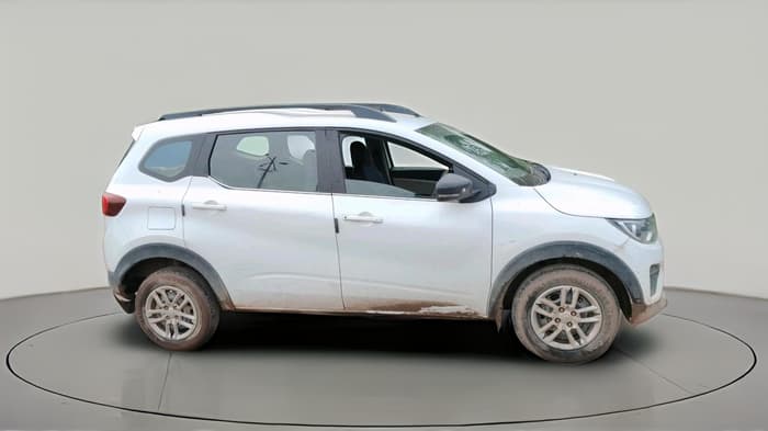 2023 Renault TRIBER RXT, Petrol, Manual, 49,339 km, exterior