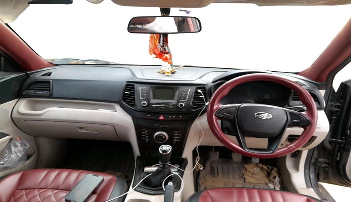 2019 Mahindra XUV300 W4 1.5 DIESEL, Diesel, Manual, 53,350 km, interior