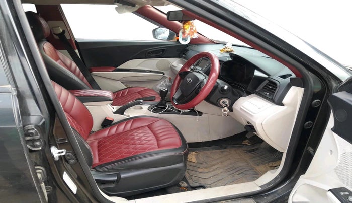 2019 Mahindra XUV300 W4 1.5 DIESEL, Diesel, Manual, 53,350 km, interior