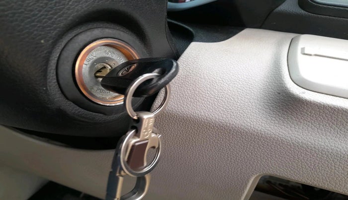 2019 Mahindra XUV300 W4 1.5 DIESEL, Diesel, Manual, 53,350 km, interior