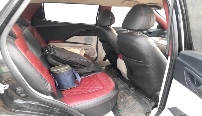 2019 Mahindra XUV300 W4 1.5 DIESEL, Diesel, Manual, 53,350 km, interior