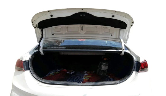 2019 Hyundai Verna 1.6 VTVT SX, Petrol, Manual, 31,609 km, exterior