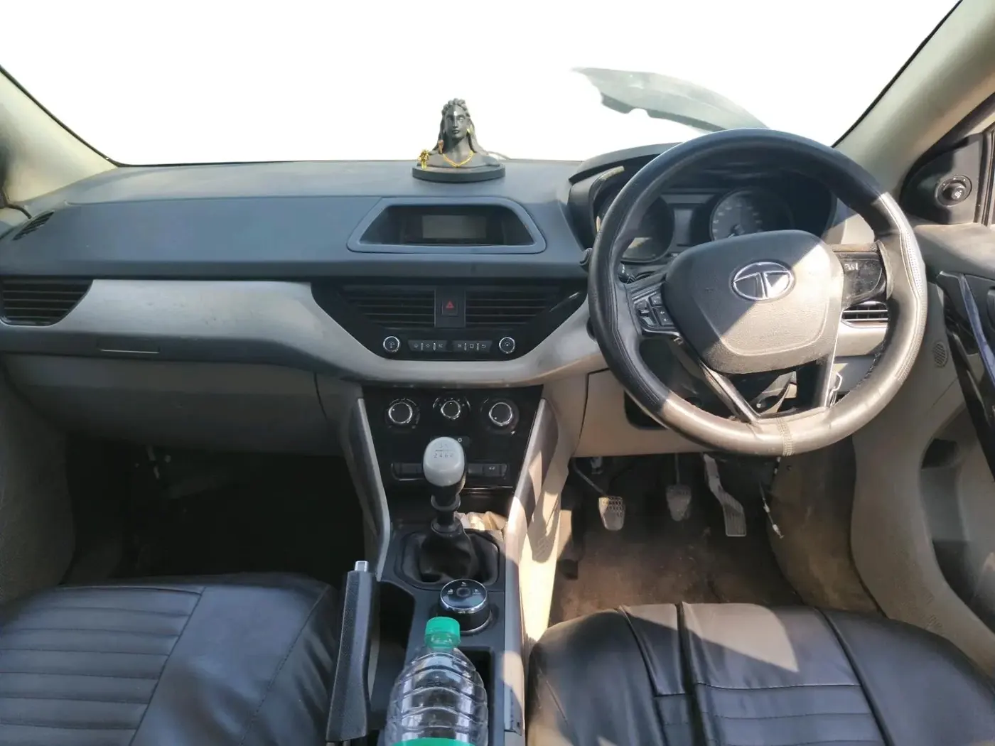 2018 Tata NEXON XM PETROL, Petrol, Manual, 69,479 km, interior