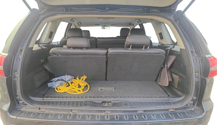 2018 Tata Hexa XM 4X2 7 STR, Diesel, Manual, 44,253 km, exterior