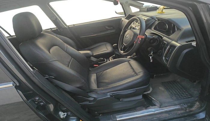 2018 Tata Hexa XM 4X2 7 STR, Diesel, Manual, 44,253 km, interior