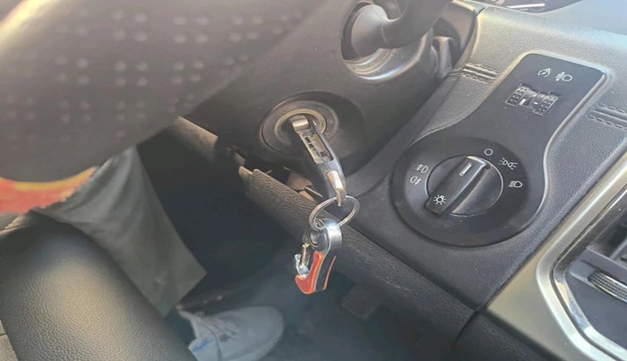 2018 Tata Hexa XM 4X2 7 STR, Diesel, Manual, 44,253 km, interior