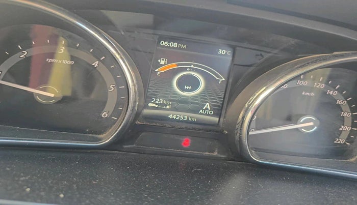 2018 Tata Hexa XM 4X2 7 STR, Diesel, Manual, 44,253 km, interior