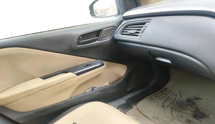 2014 Honda City 1.5L I-VTEC SV, Petrol, Manual, 1,46,943 km, interior