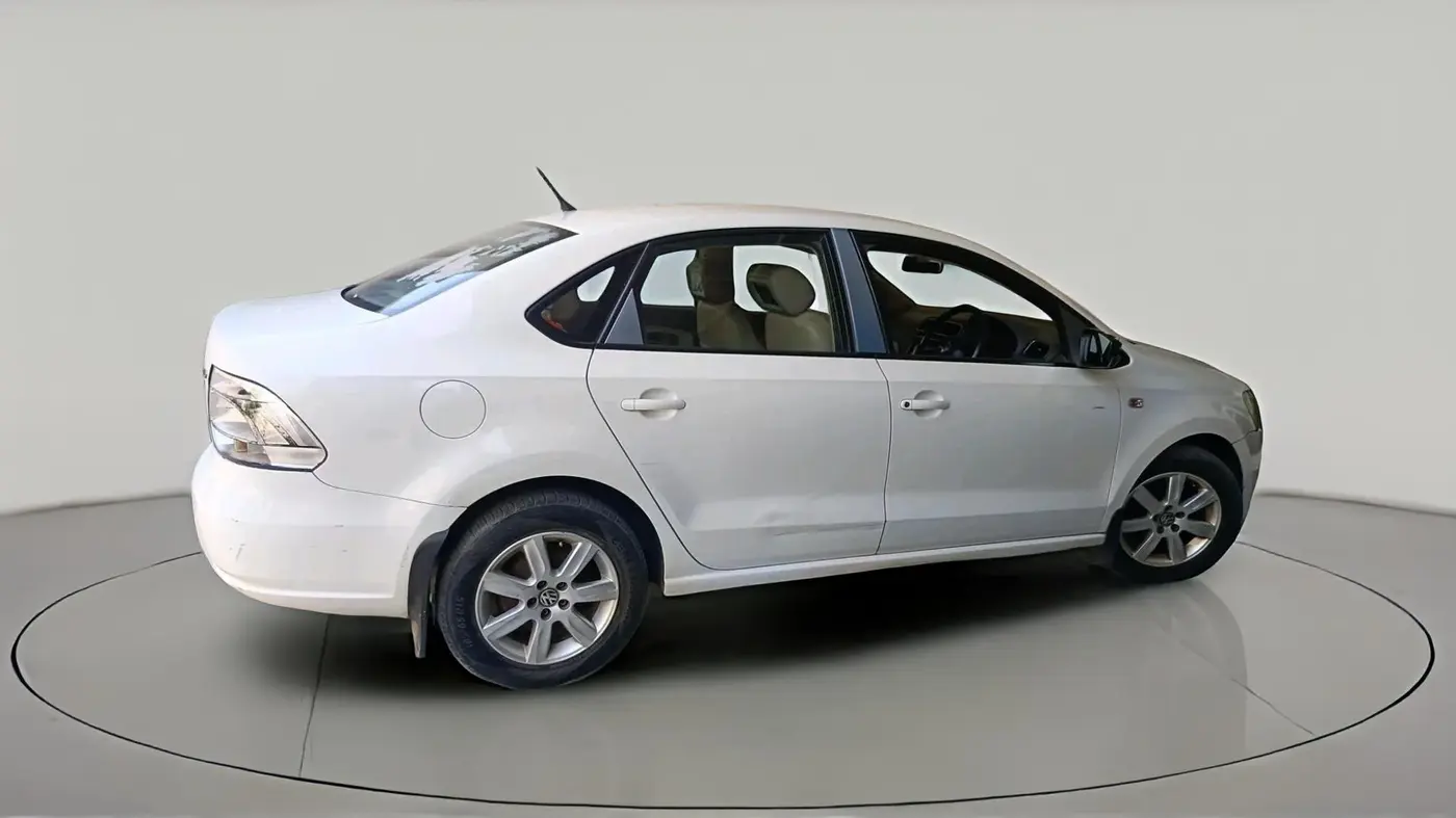 2011 Volkswagen Vento HIGHLINE 1.6 MPI, Petrol, Manual, 72,424 km, exterior