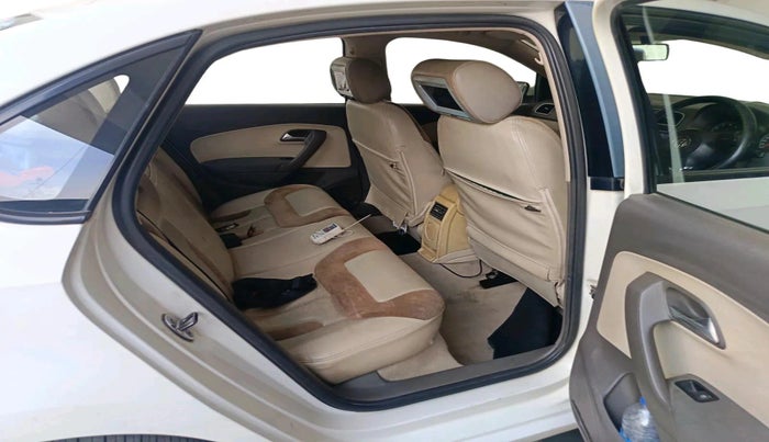 2011 Volkswagen Vento HIGHLINE 1.6 MPI, Petrol, Manual, 72,424 km, interior