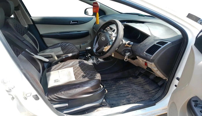 2014 Hyundai i20 SPORTZ 1.4 CRDI, Diesel, Manual, 1,06,044 km, interior