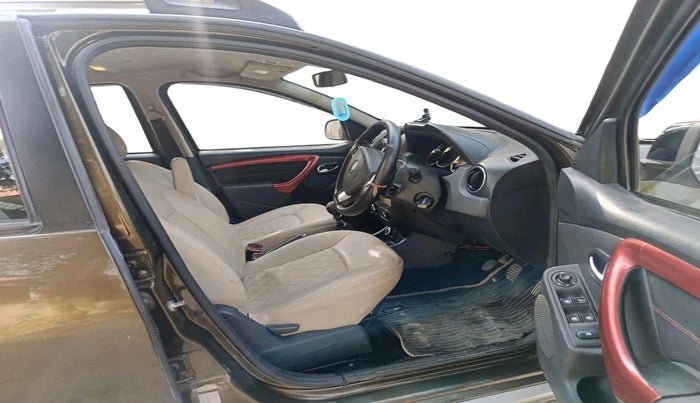 2016 Renault Duster 110 PS RXZ 4X4 MT DIESEL, Diesel, Manual, 1,06,037 km, interior