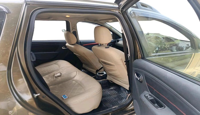 2016 Renault Duster 110 PS RXZ 4X4 MT DIESEL, Diesel, Manual, 1,06,037 km, interior