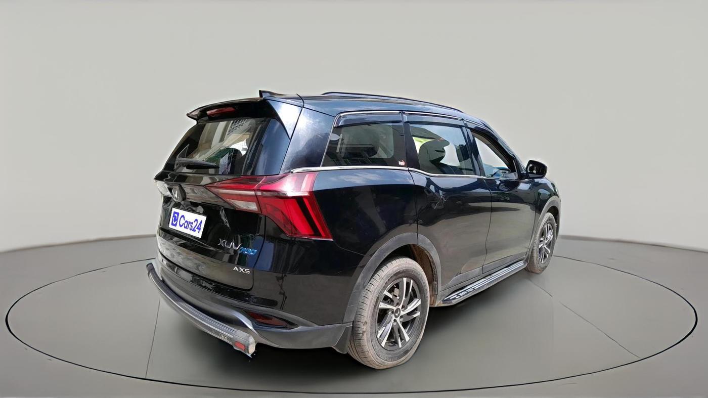 2025 Mahindra XUV700 AX 5 D MT 7 STR, Diesel, Manual, 31,218 km, exterior