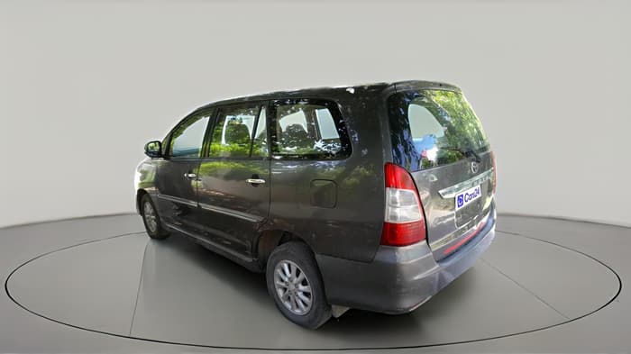 2012 Toyota Innova 2.5 VX 8 STR, Diesel, Manual, 1,77,270 km, exterior