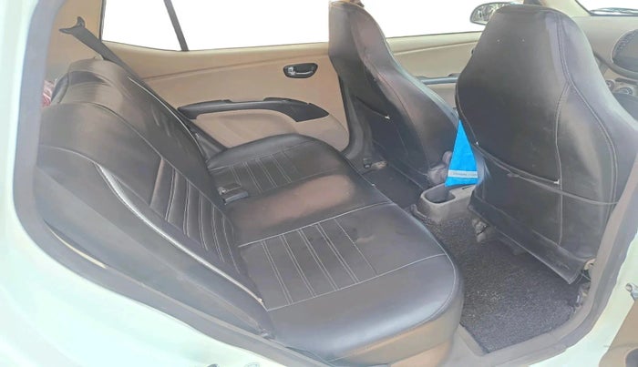 2013 Hyundai i10 MAGNA 1.1, CNG, Manual, 99,572 km, interior