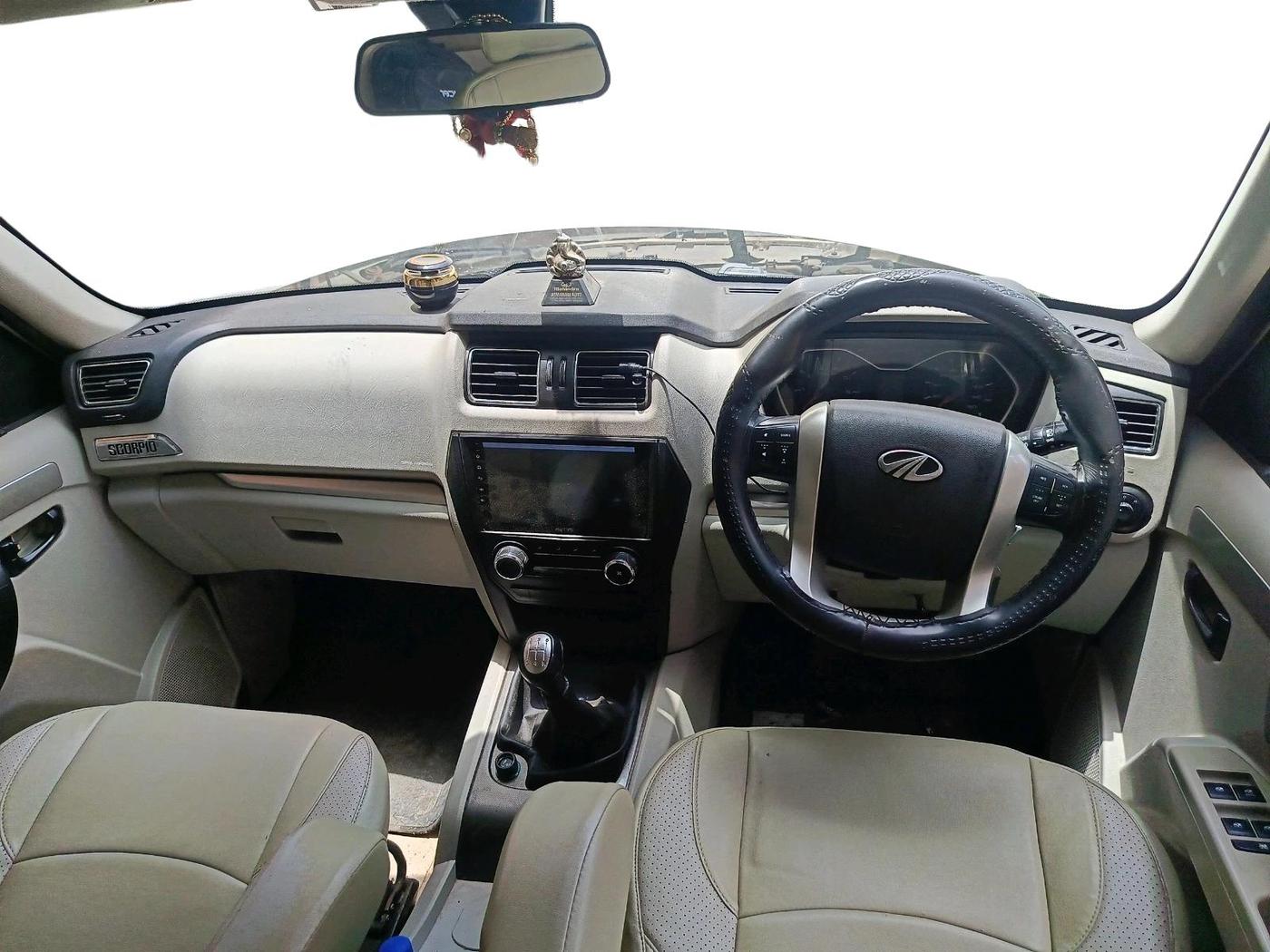 2016 Mahindra Scorpio S10, Diesel, Manual, 1,10,701 km, interior