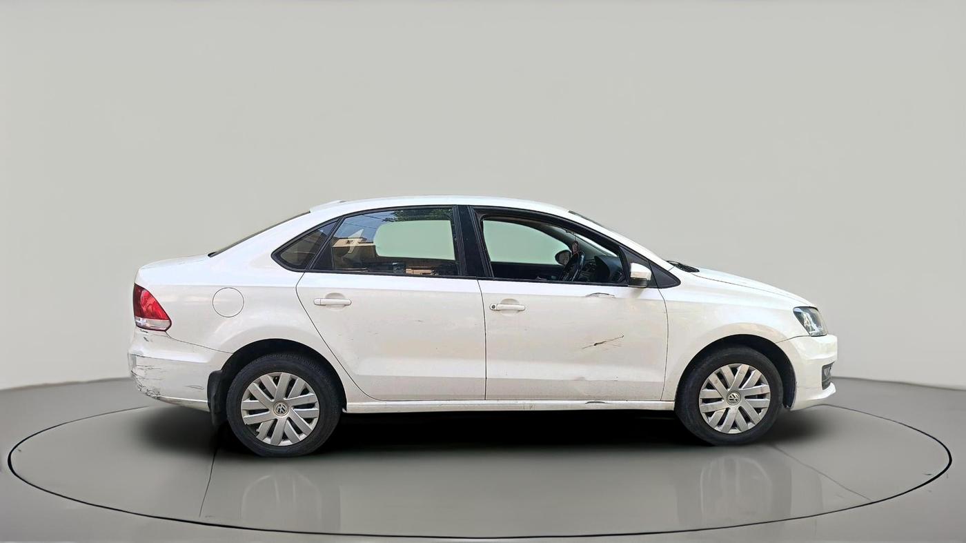 2016 Volkswagen Vento COMFORTLINE 1.6, Petrol, Manual, 1,00,320 km, exterior