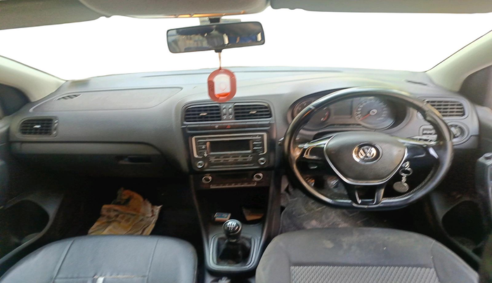 2016 Volkswagen Vento COMFORTLINE 1.6, Petrol, Manual, 1,00,320 km, interior