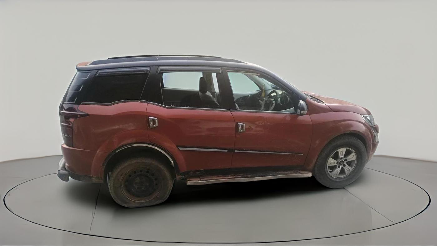 2017 Mahindra XUV500 W6 1.99, Diesel, Manual, 1,03,634 km, exterior