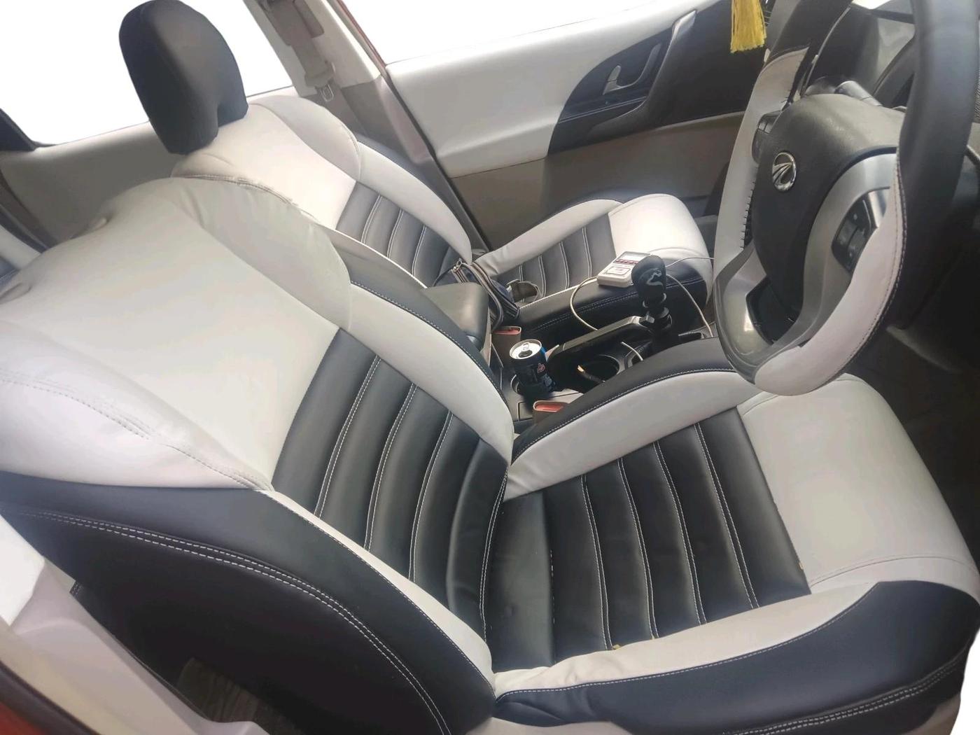 2017 Mahindra XUV500 W6 1.99, Diesel, Manual, 1,03,634 km, interior