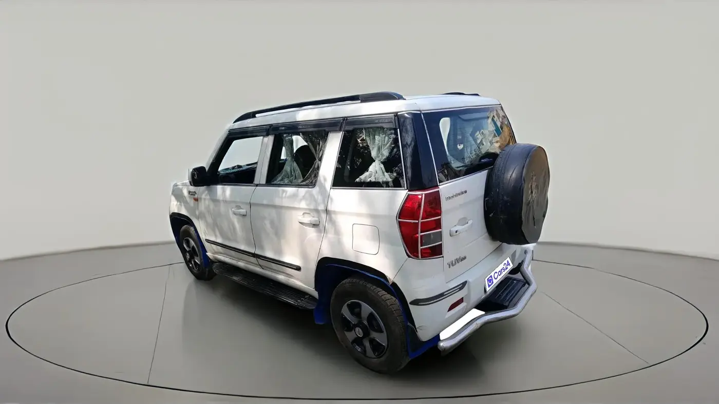 2016 Mahindra TUV300 T6, Diesel, Manual, 1,12,872 km, exterior