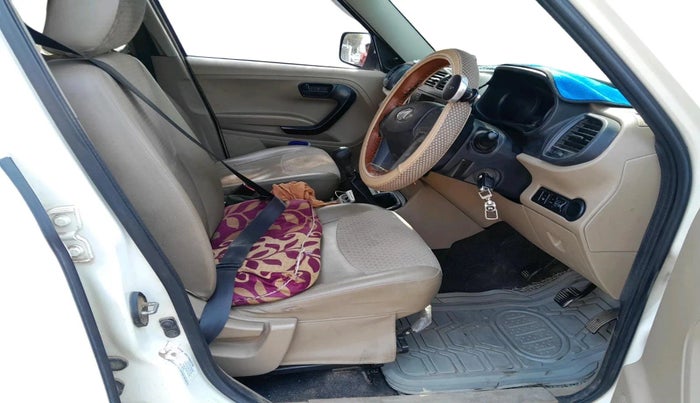 2016 Mahindra TUV300 T6, Diesel, Manual, 1,12,872 km, interior