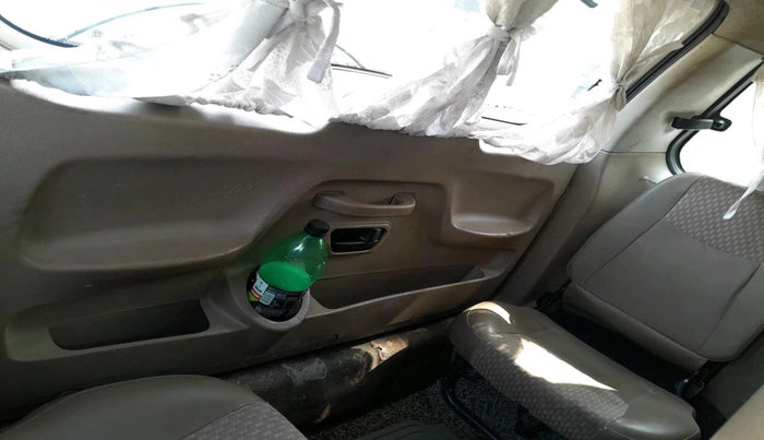 2016 Mahindra TUV300 T6, Diesel, Manual, 1,12,872 km, interior