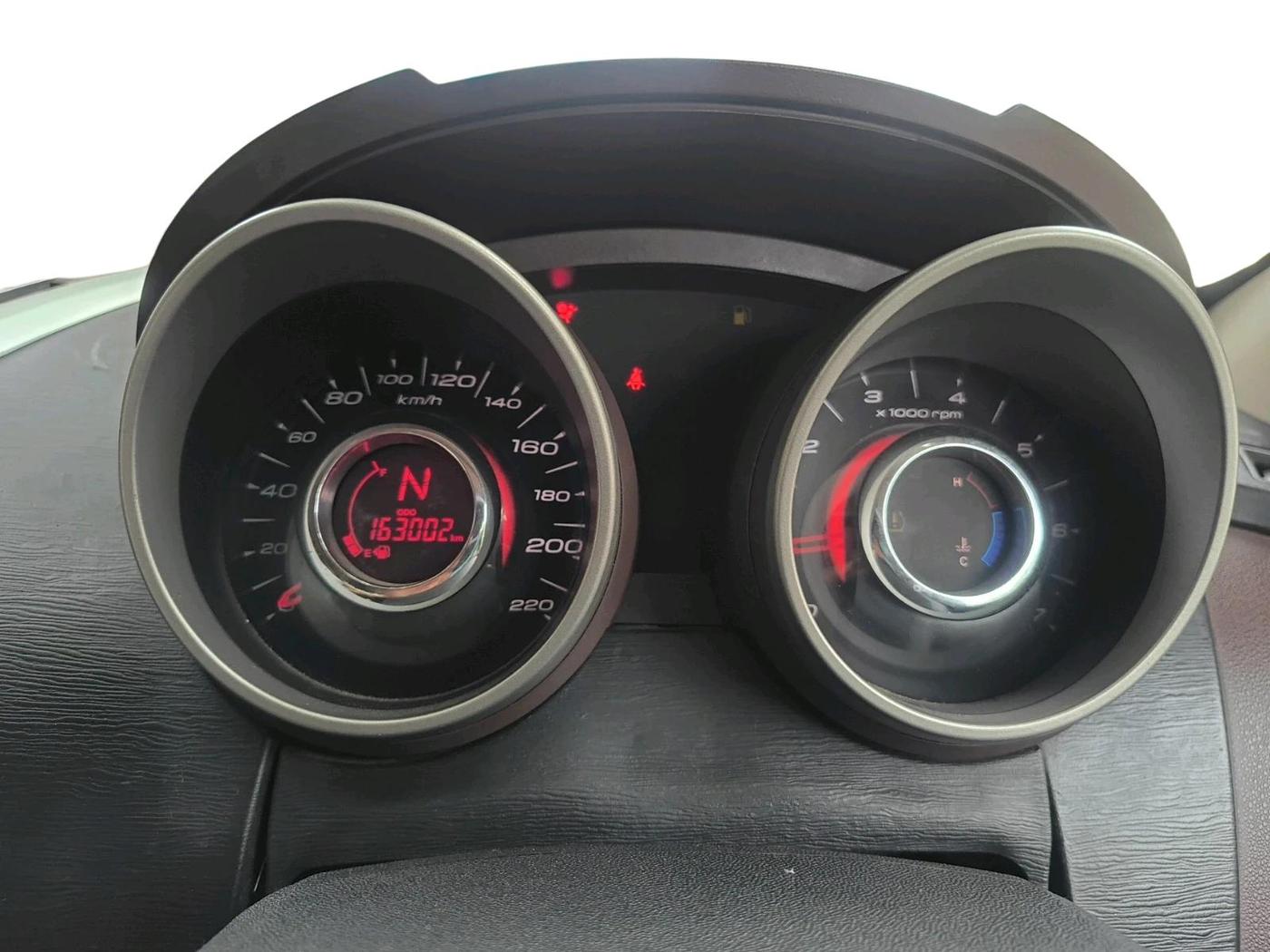 2014 Mahindra XUV500 W8, Diesel, Manual, 1,63,002 km, interior