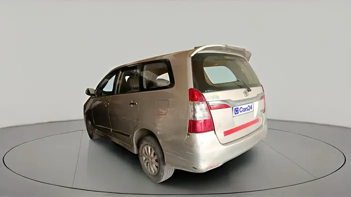2013 Toyota Innova 2.5 VX 8 STR, Diesel, Manual, 1,90,219 km, exterior