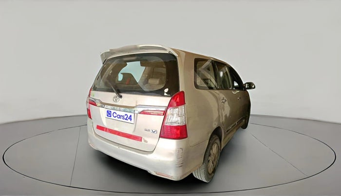 2013 Toyota Innova 2.5 VX 8 STR, Diesel, Manual, 1,90,219 km, exterior