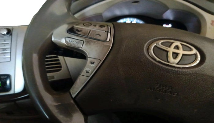 2013 Toyota Innova 2.5 VX 8 STR, Diesel, Manual, 1,90,219 km, interior