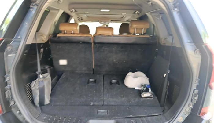 2018 Mahindra XUV500 W11 AT, Diesel, Automatic, 96,264 km, exterior