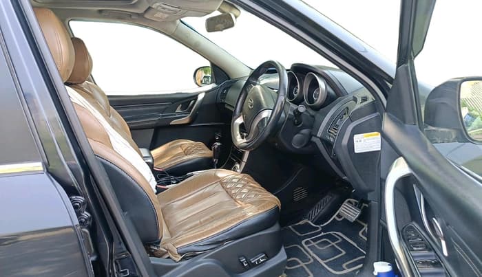 2018 Mahindra XUV500 W11 AT, Diesel, Automatic, 96,264 km, interior