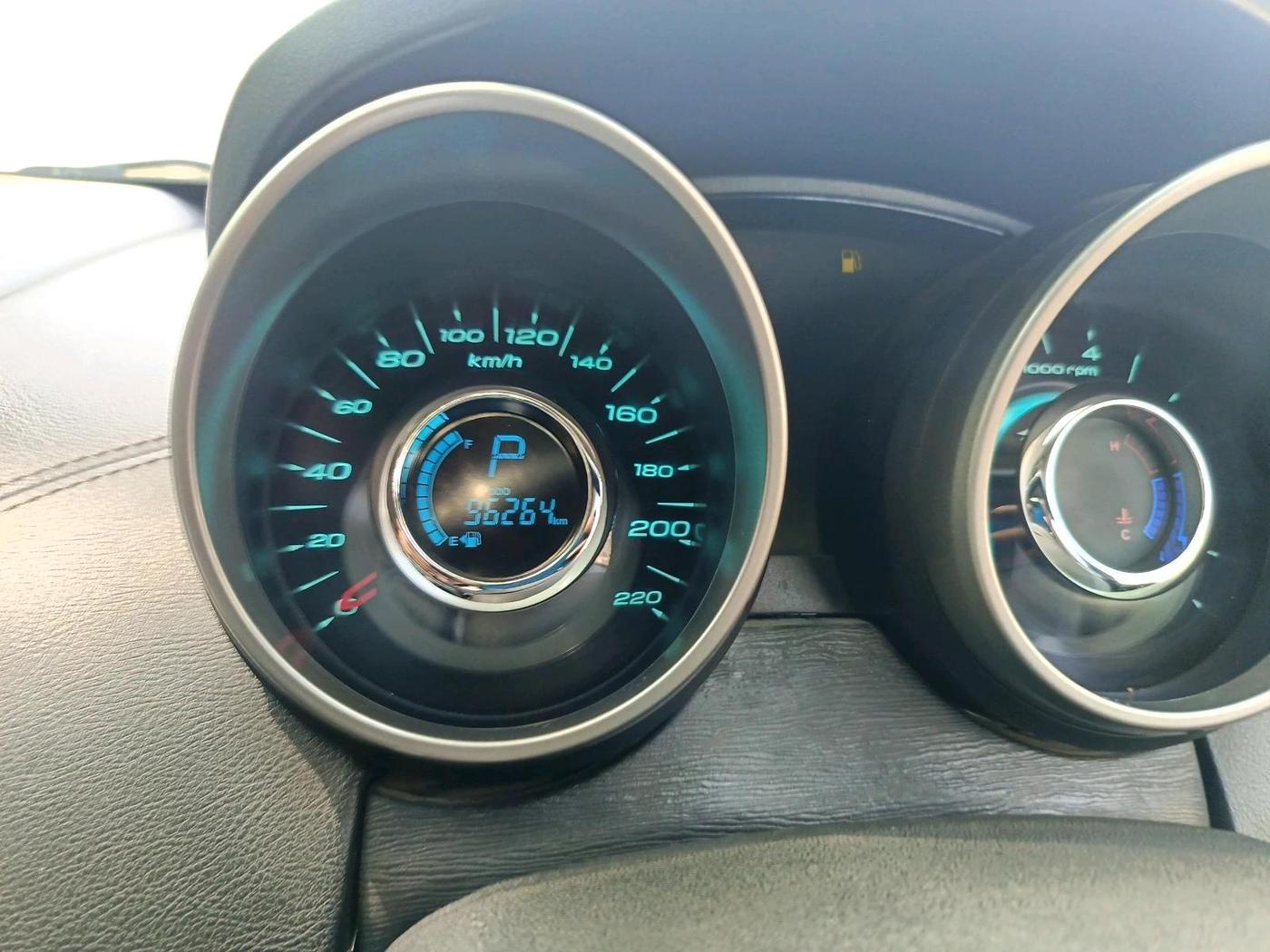 2018 Mahindra XUV500 W11 AT, Diesel, Automatic, 96,264 km, interior