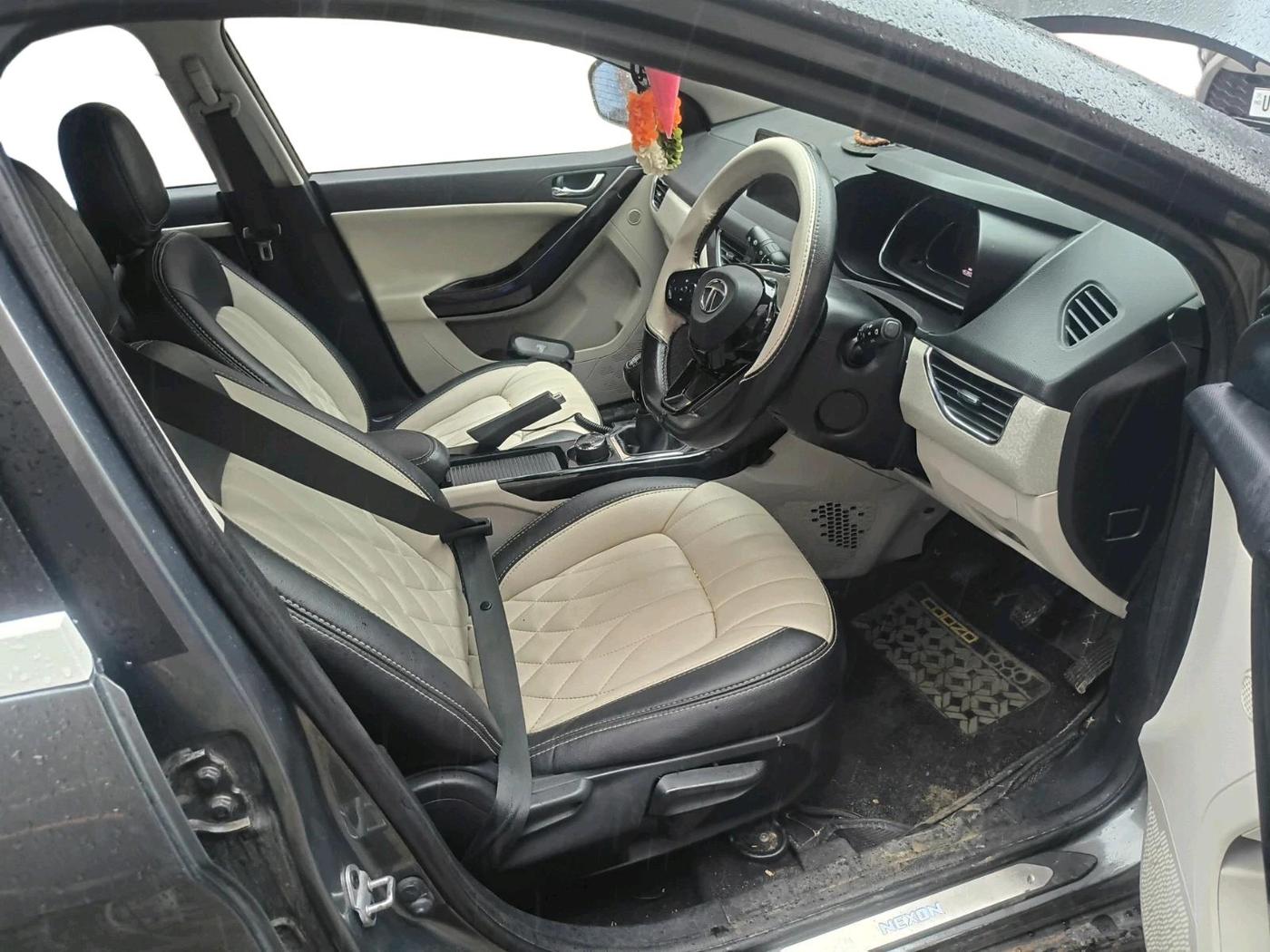 2023 Tata NEXON XZ PLUS PETROL, Petrol, Manual, 45,391 km, interior