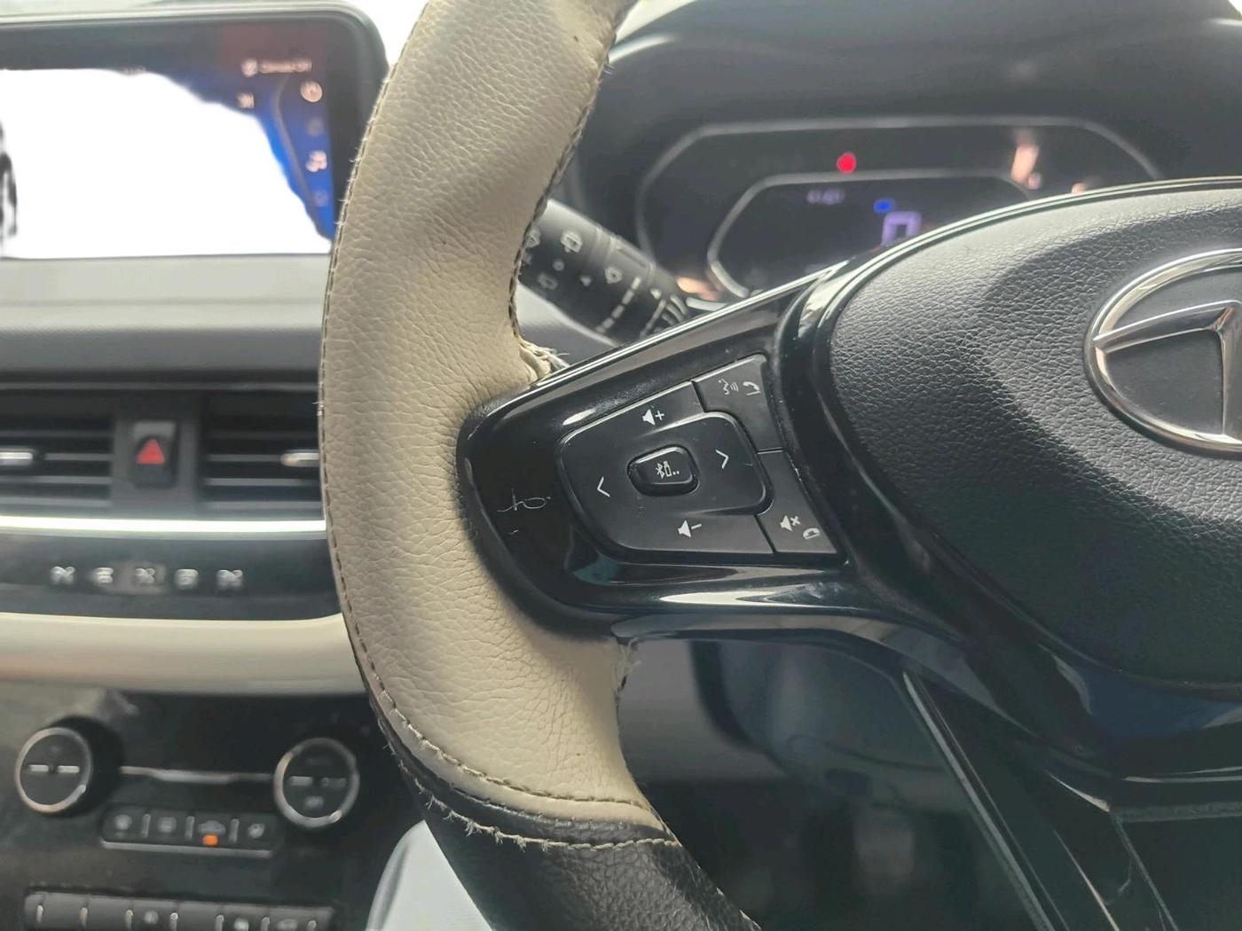 2023 Tata NEXON XZ PLUS PETROL, Petrol, Manual, 45,391 km, interior