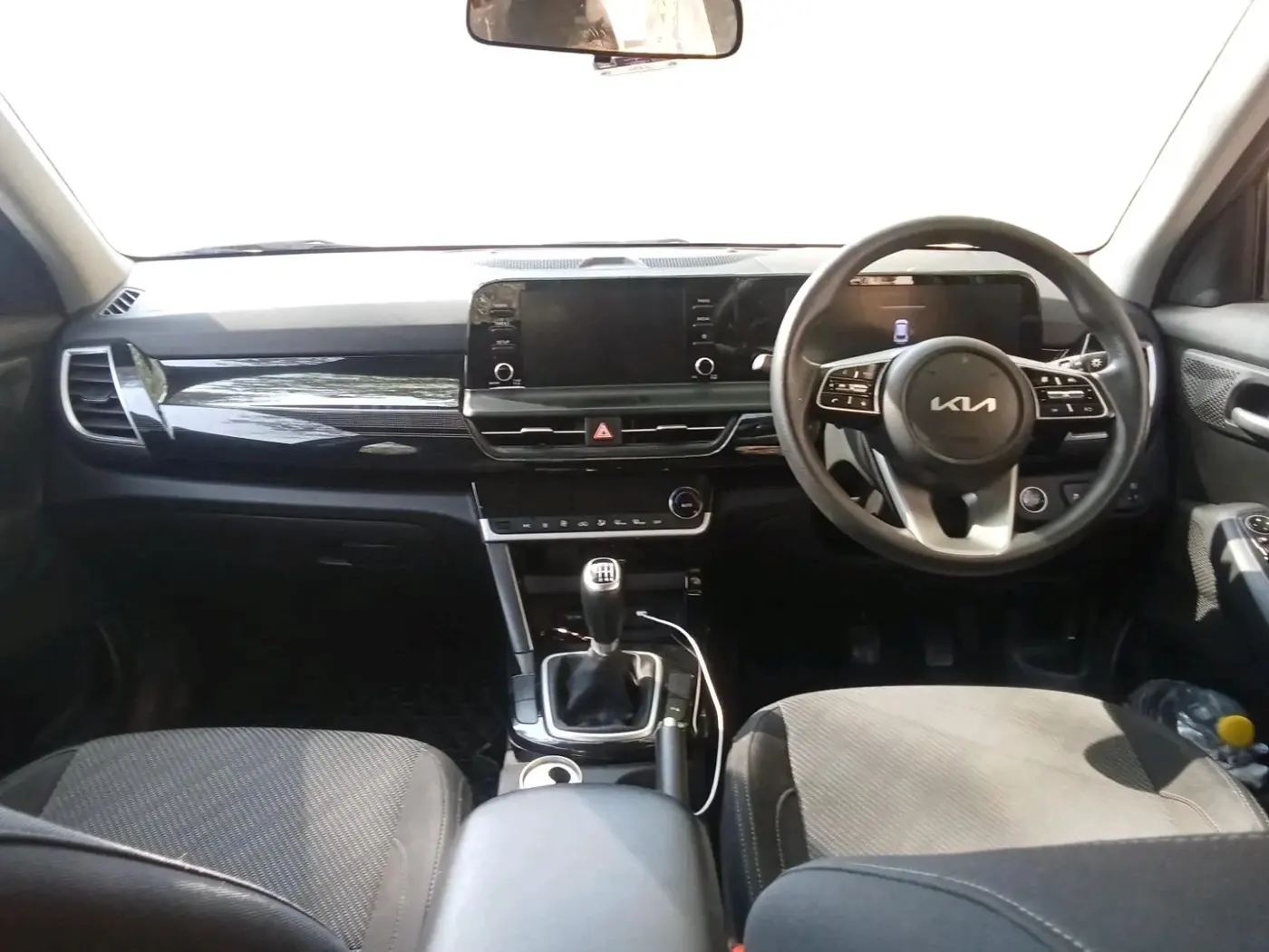2023 KIA SELTOS HTK PLUS 1.5 IMT, Petrol, Manual, 24,583 km, interior