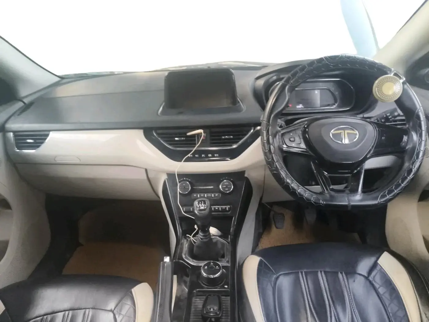 2022 Tata NEXON XZ PLUS PETROL, Petrol, Manual, 66,707 km, interior