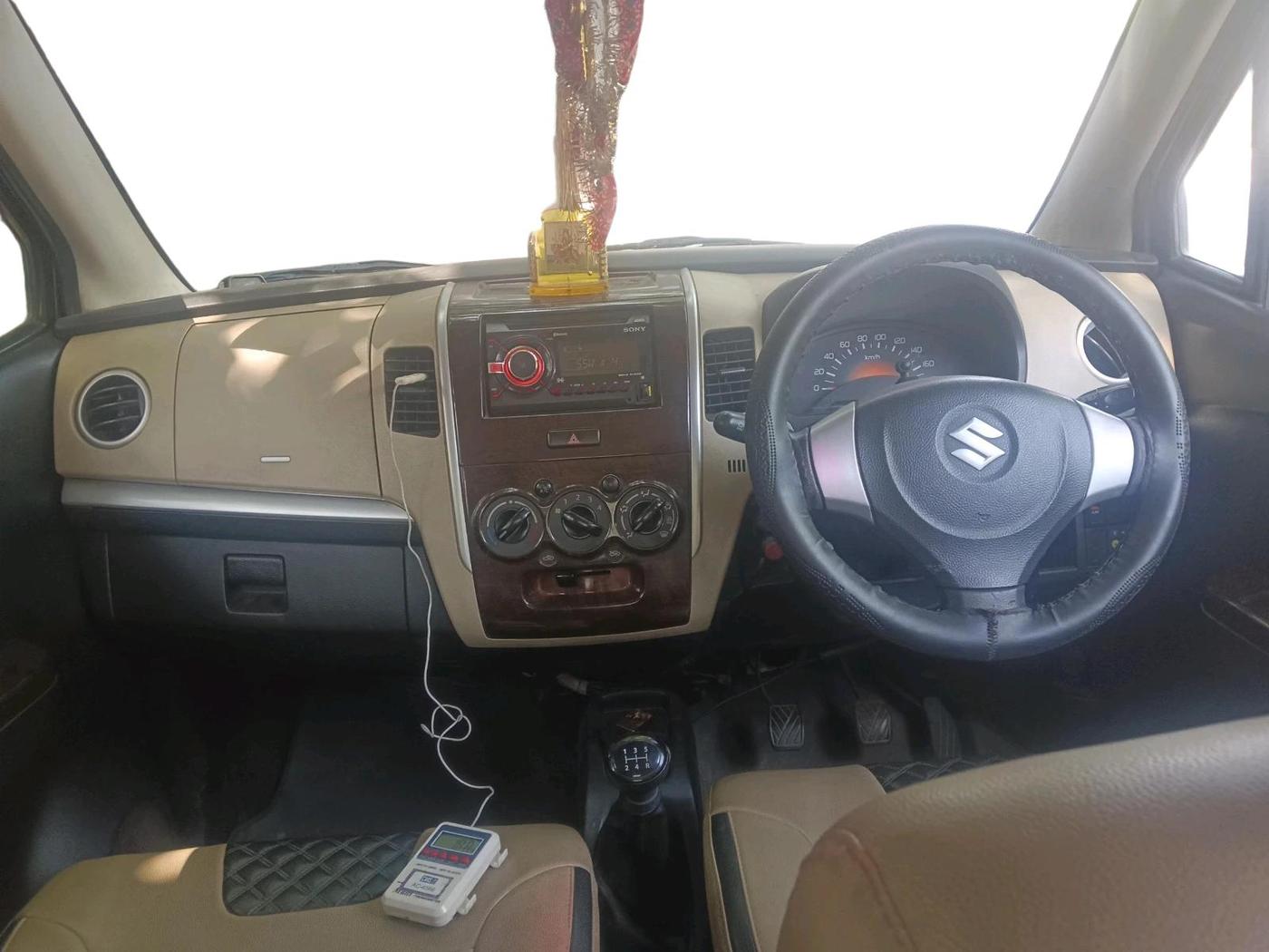2017 Maruti Wagon R 1.0 LXI CNG, CNG, Manual, 1,98,556 km, interior