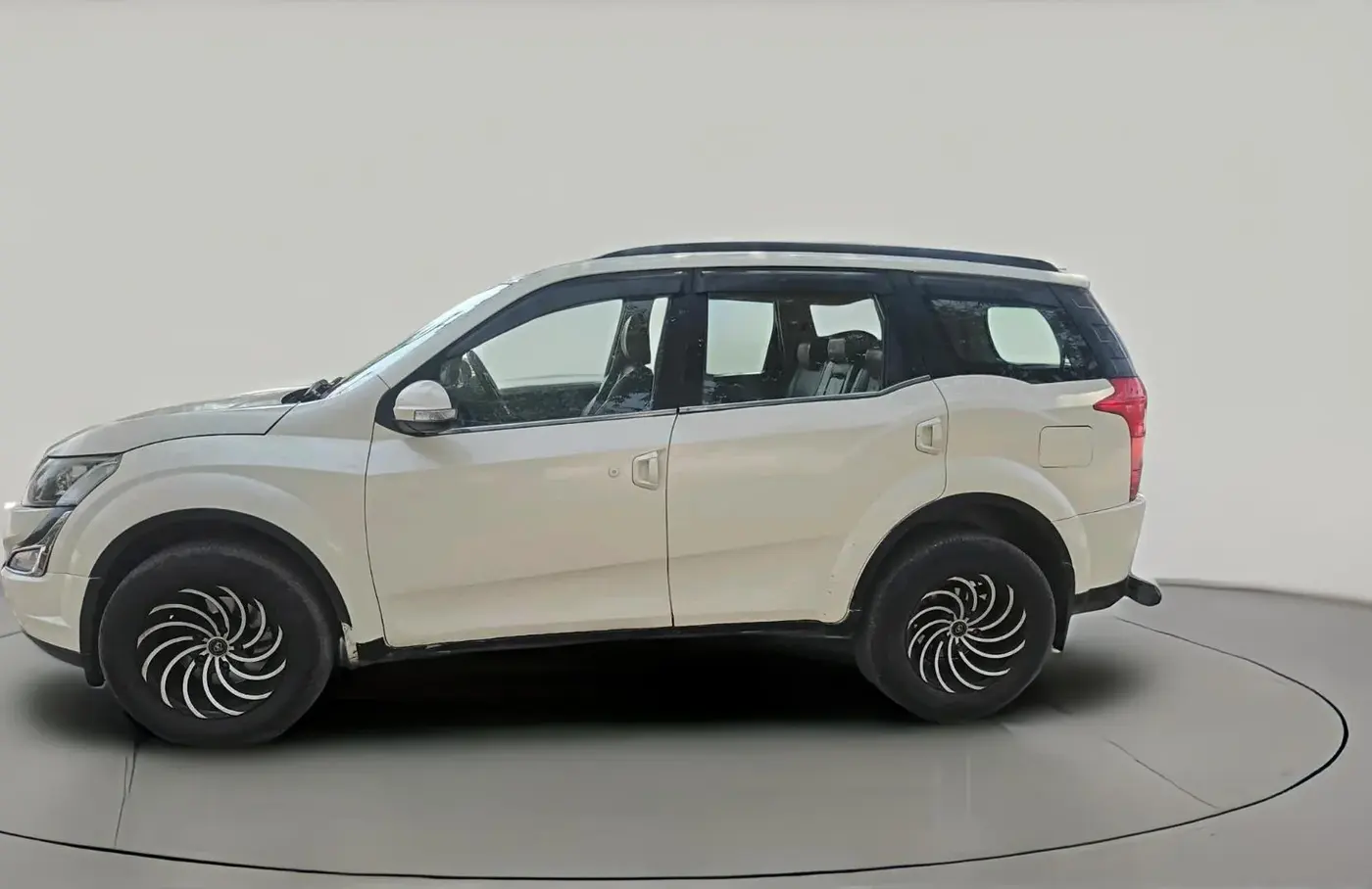 2017 Mahindra XUV500 W10, Diesel, Manual, 97,313 km, exterior