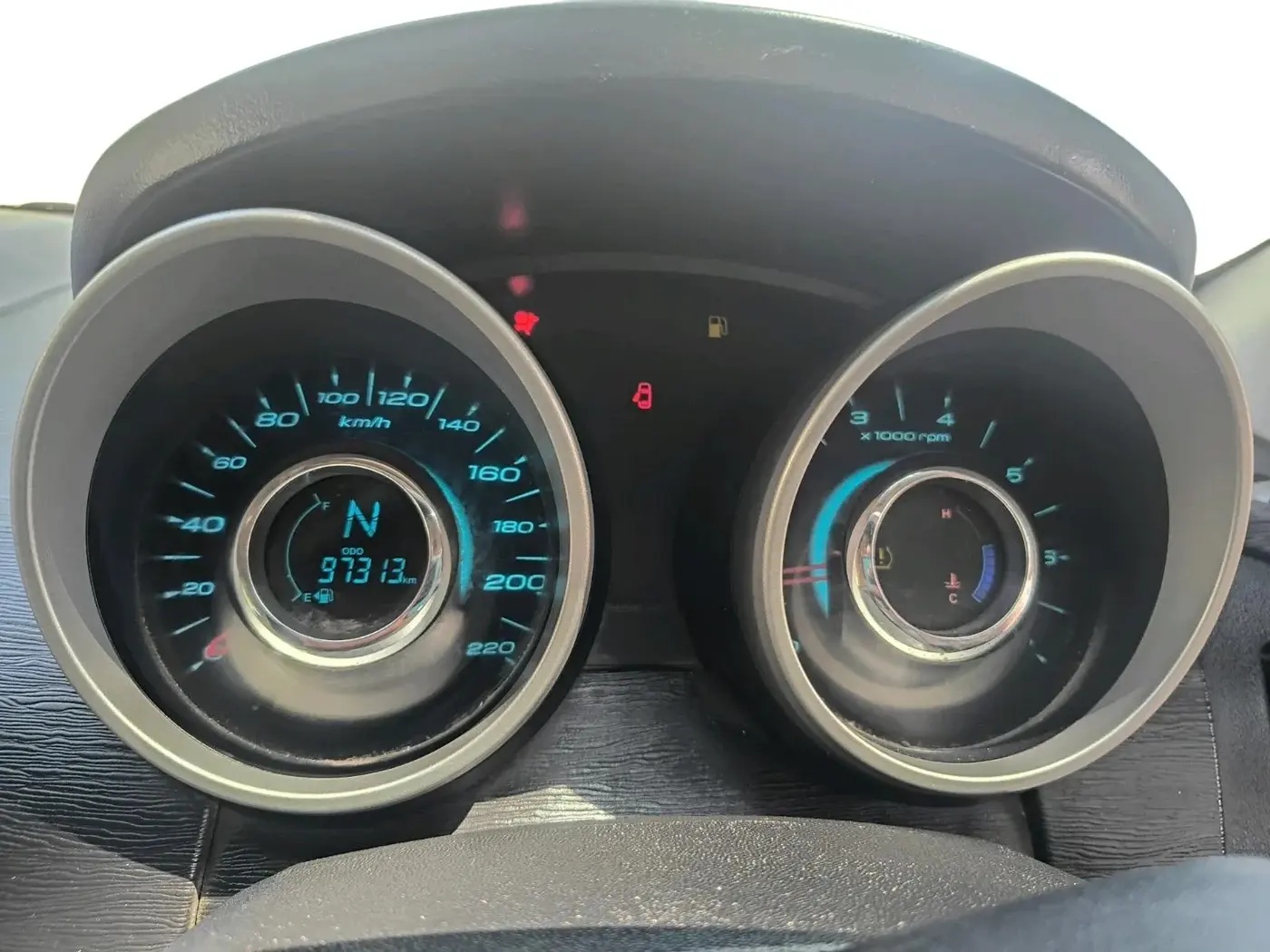 2017 Mahindra XUV500 W10, Diesel, Manual, 97,313 km, interior