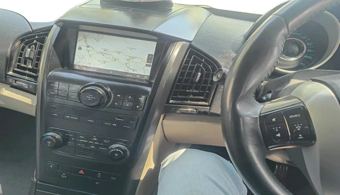 2017 Mahindra XUV500 W10, Diesel, Manual, 97,313 km, interior