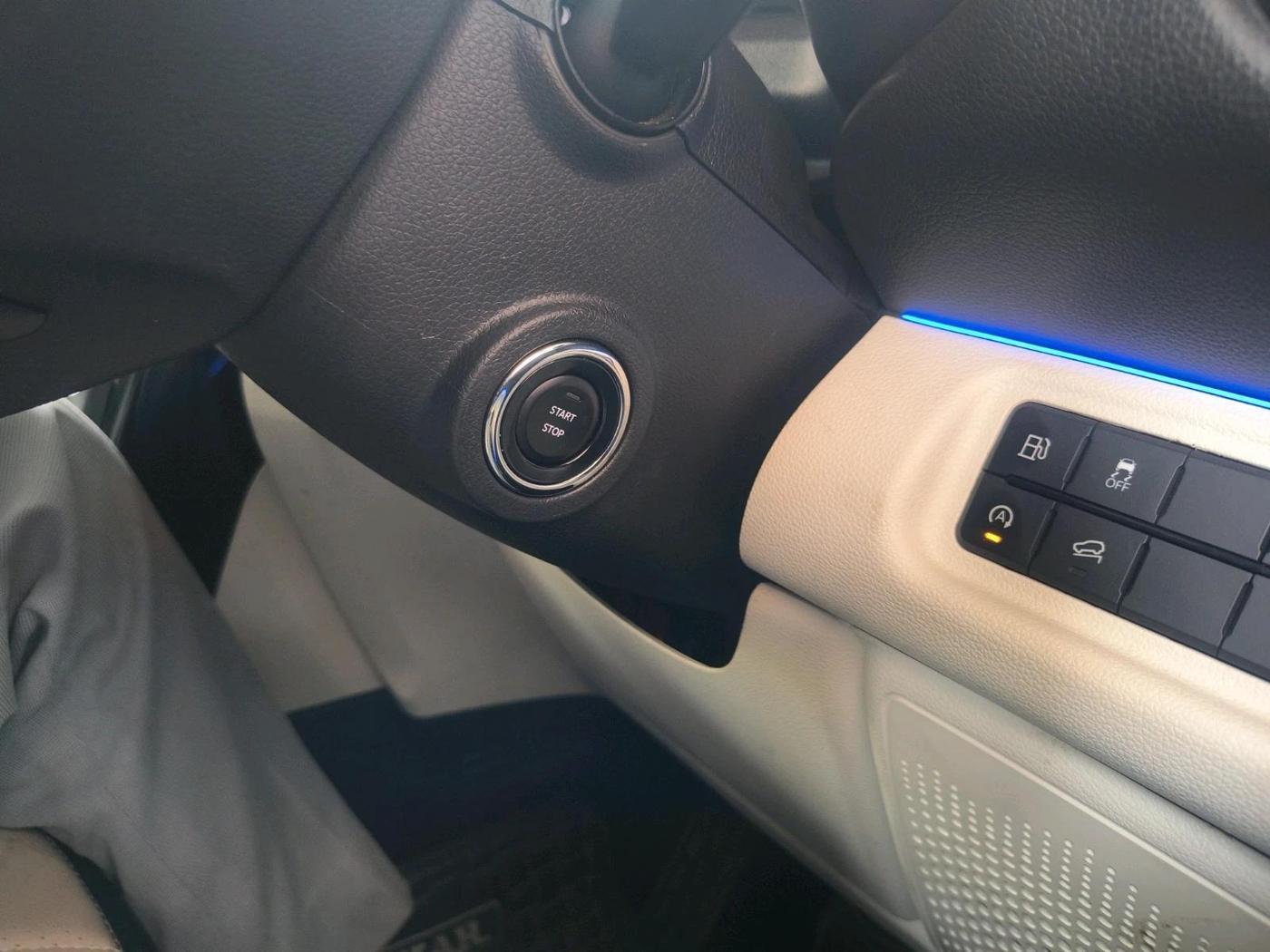 2025 Mahindra Thar Roxx MX3 Petrol AT 2WD, Petrol, Automatic, 6,613 km, interior