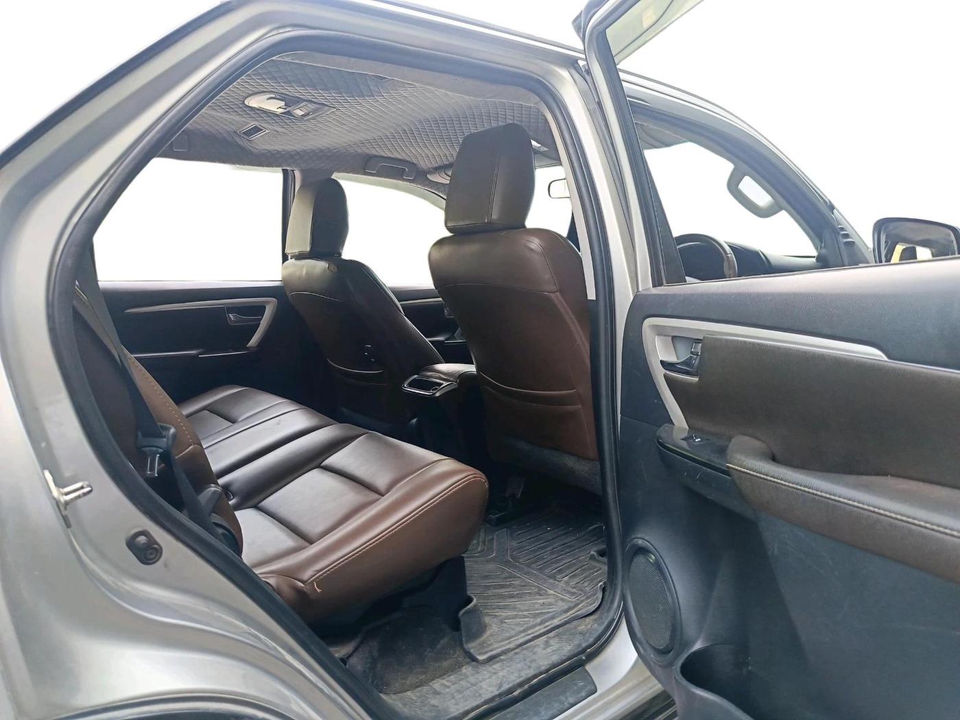 2017 Toyota Fortuner 2.8 4X2 MT, Diesel, Manual, 1,59,518 km, interior