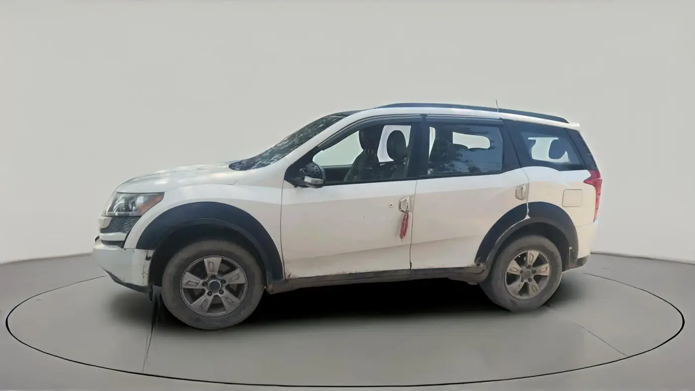 2013 Mahindra XUV500 W8, Diesel, Manual, 2,20,000 km, exterior